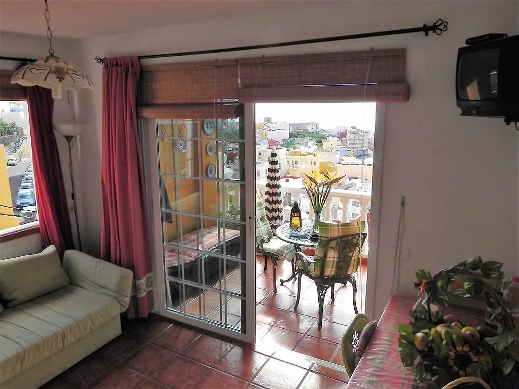 Apartamentos Ana 塔扎克蒂
